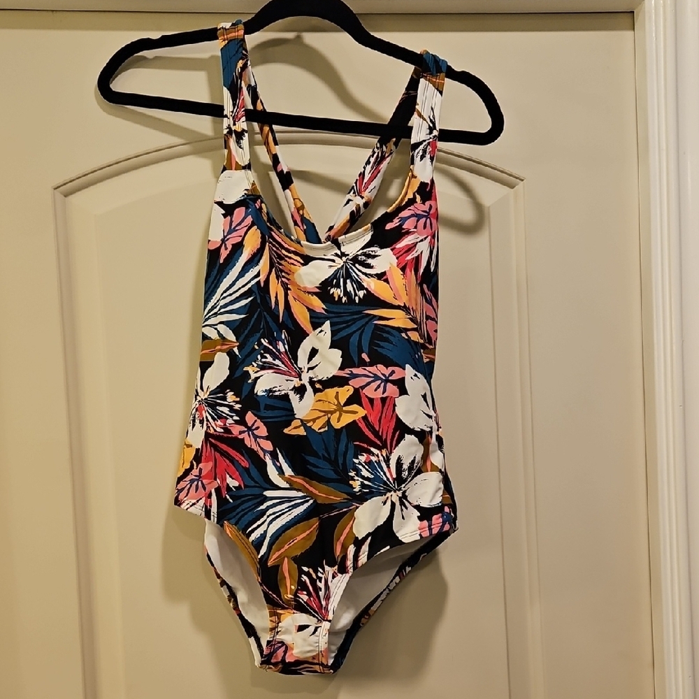 Kona Sol Floral One-Piece Swimsuit NWOT
